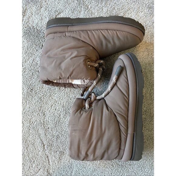 NWOB UGG classic maxi short boot, taupe Sz 4, $128 - Picture 5 of 7